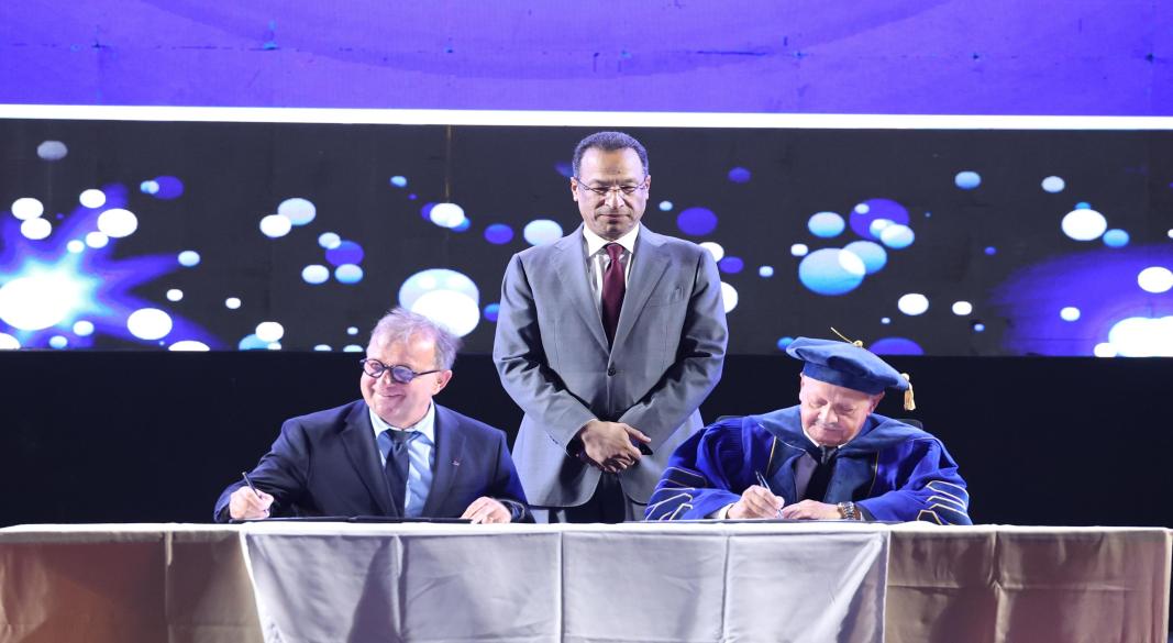 وزير الاتصالات