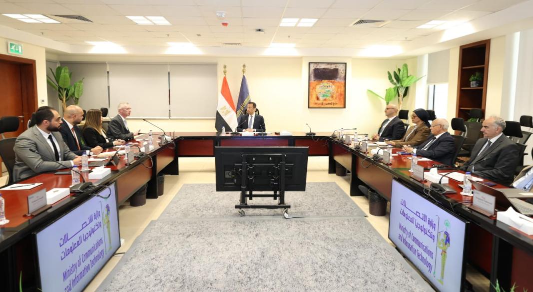 وزير الإتصالات