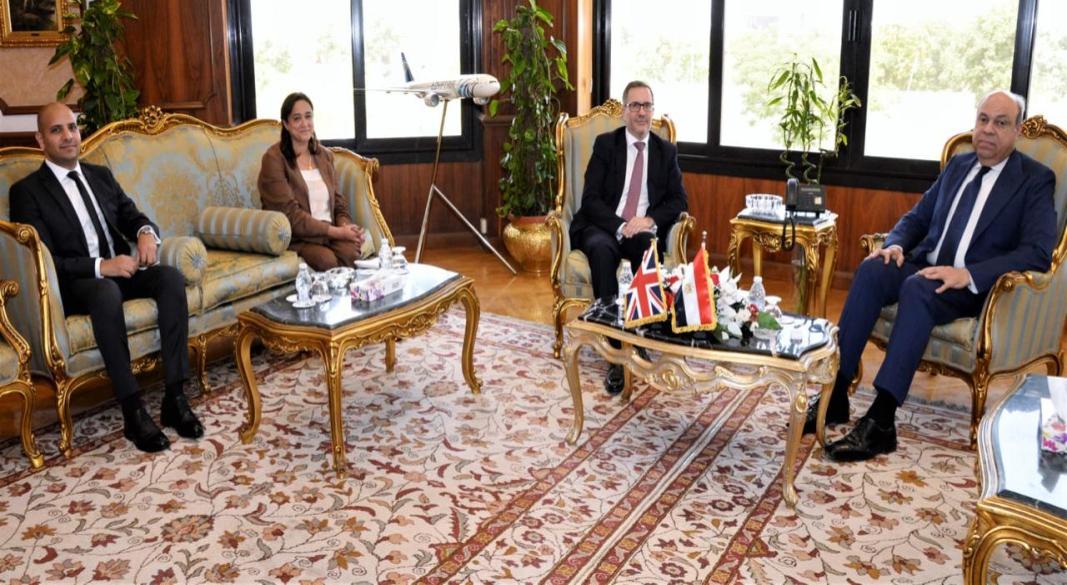 وزير الطيران المدني