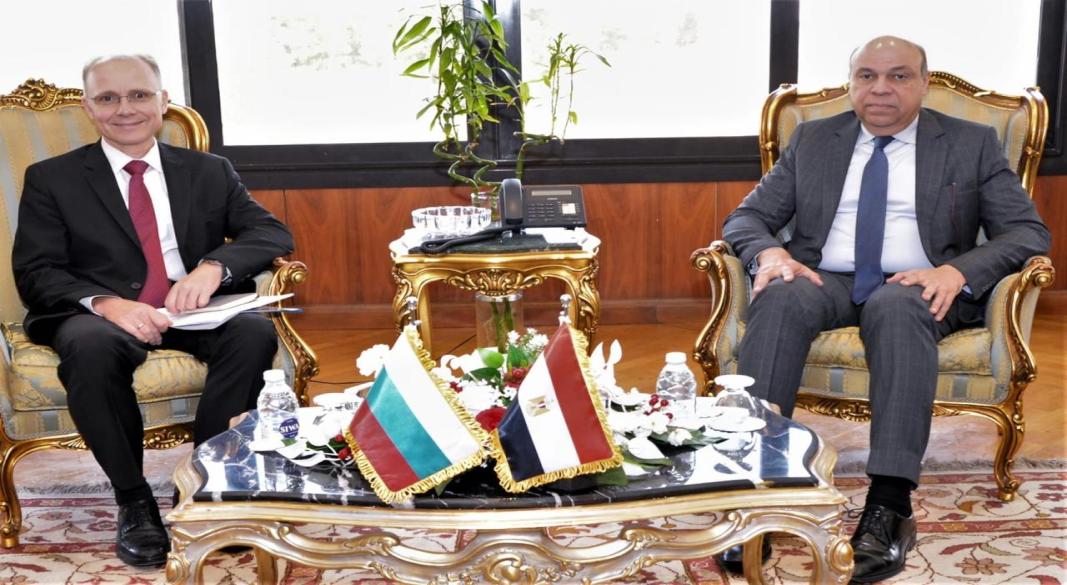 وزير الطيران المدني